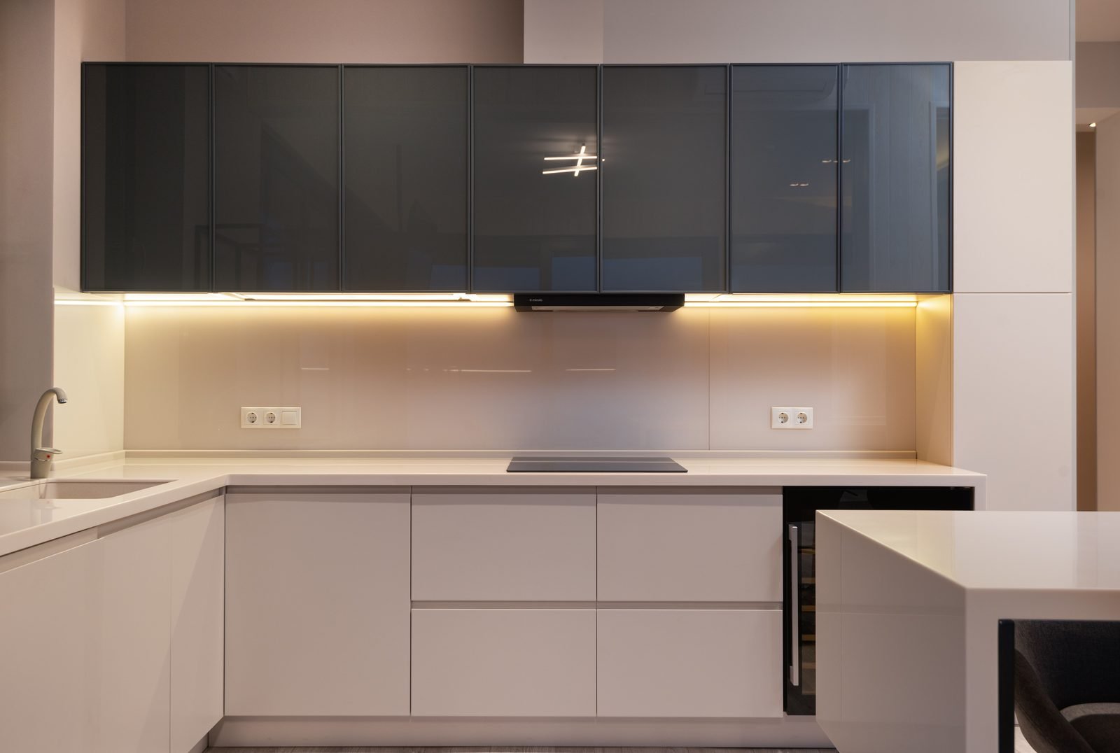 U-Shape modular kitchen